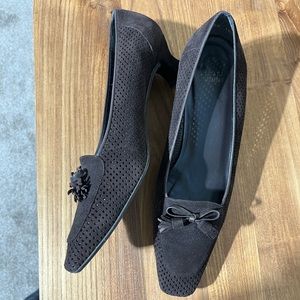 Stuart Weitzman Kitten Brown Heels w/ Tassel